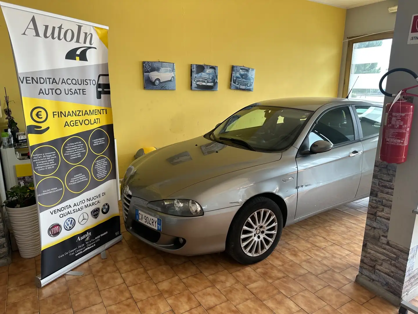 Alfa Romeo 147 1.6i 16V Twin Spark cat 5p. Distinctive Stříbrná - 1