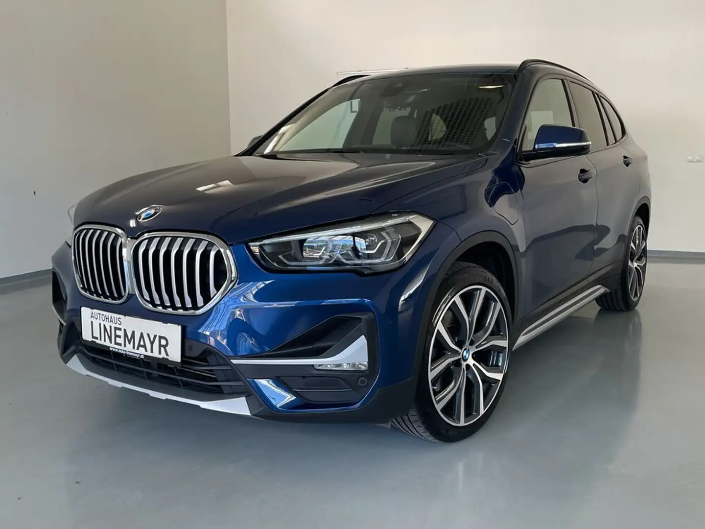 BMW X1 xDrive 25e xLine Bleu - 1
