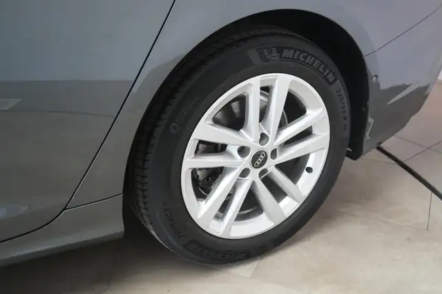 Audi A6 view 12