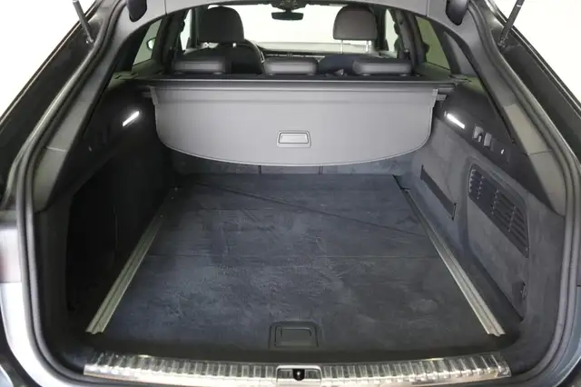Audi A6 view 7