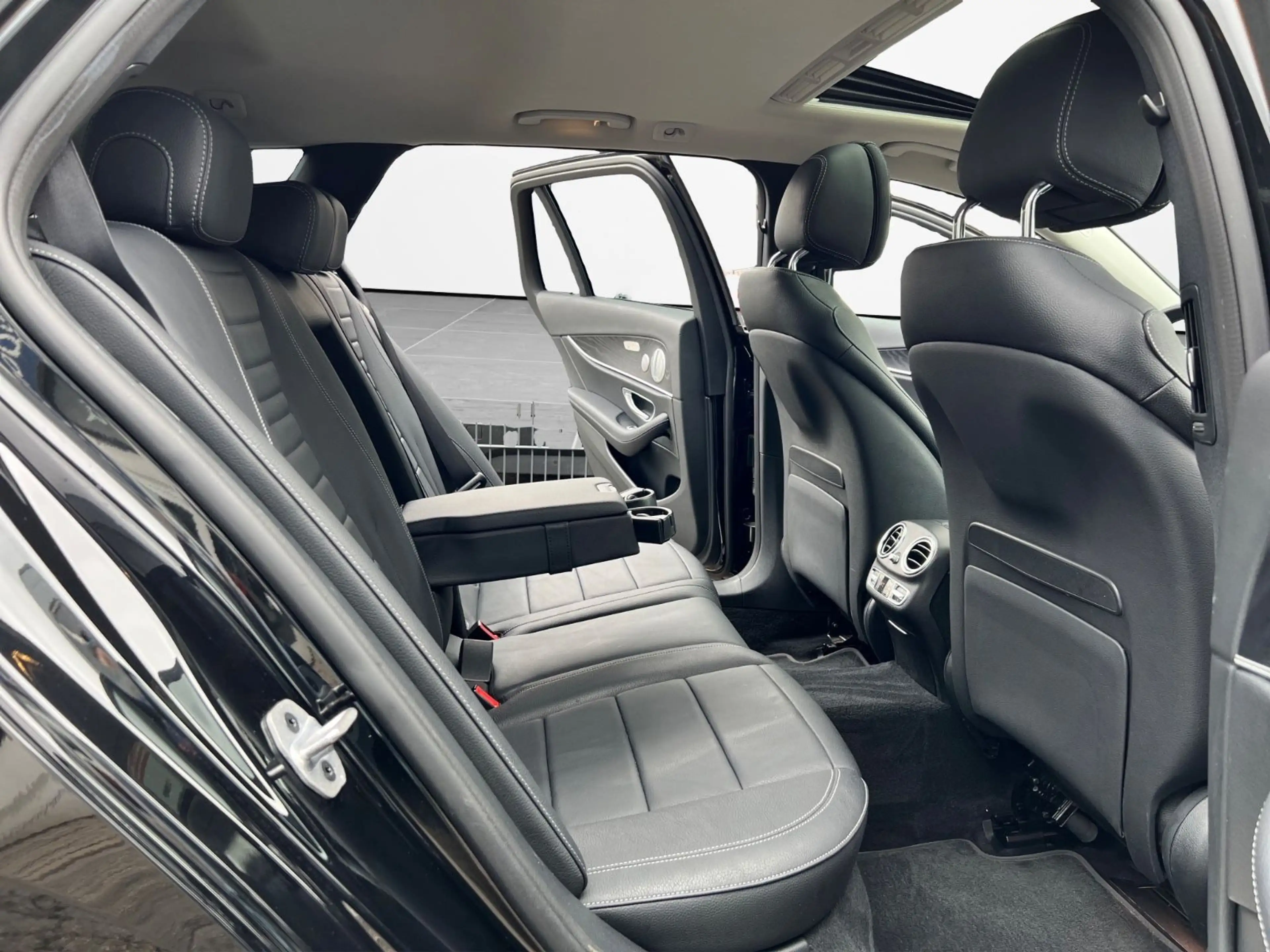 Mercedes-Benz E 450 T 4M*AMG*BURMESTER*360°*MEMORY*VOLLLEDER* — photo 12