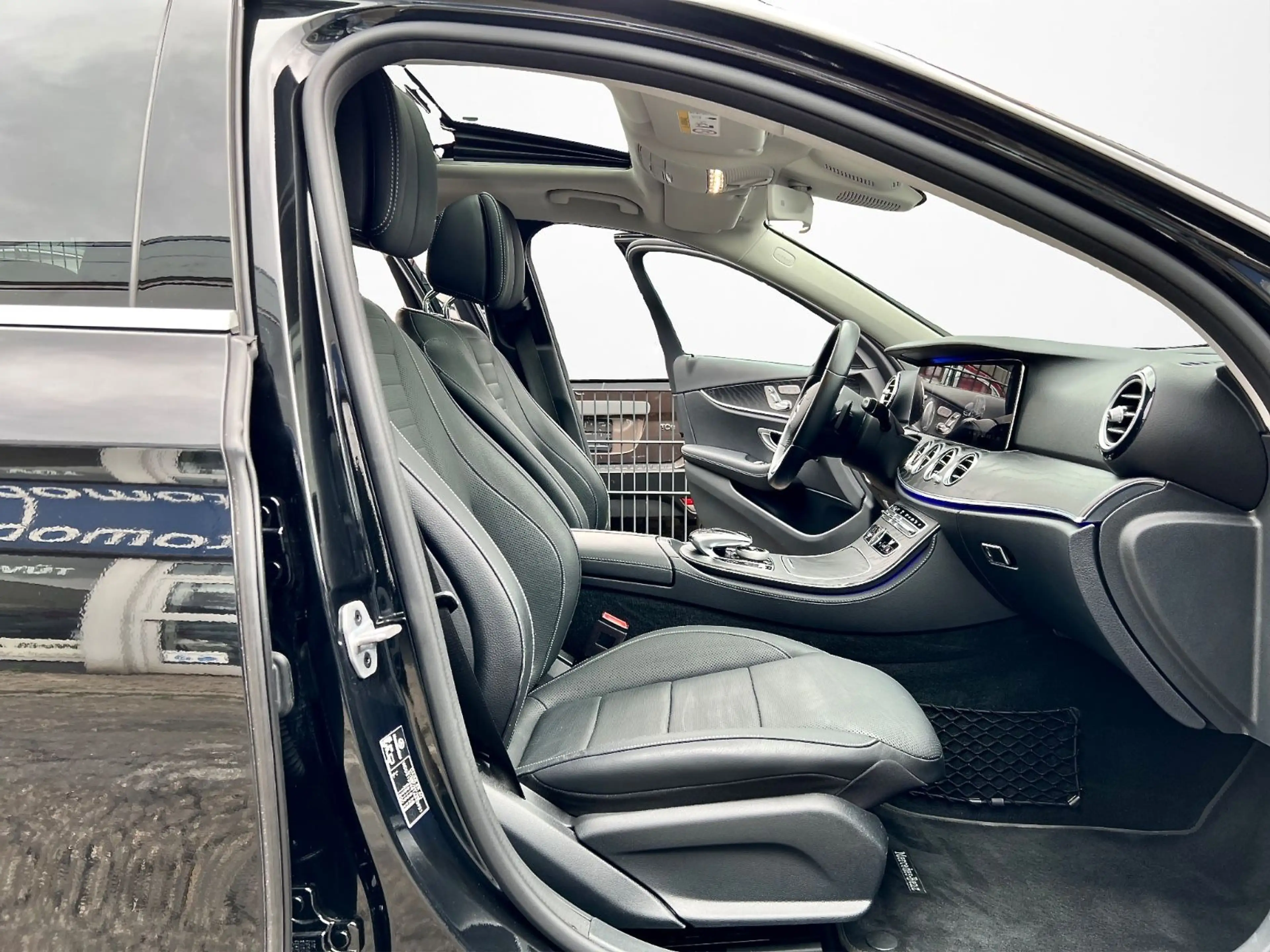 Mercedes-Benz E 450 T 4M*AMG*BURMESTER*360°*MEMORY*VOLLLEDER* — photo 11