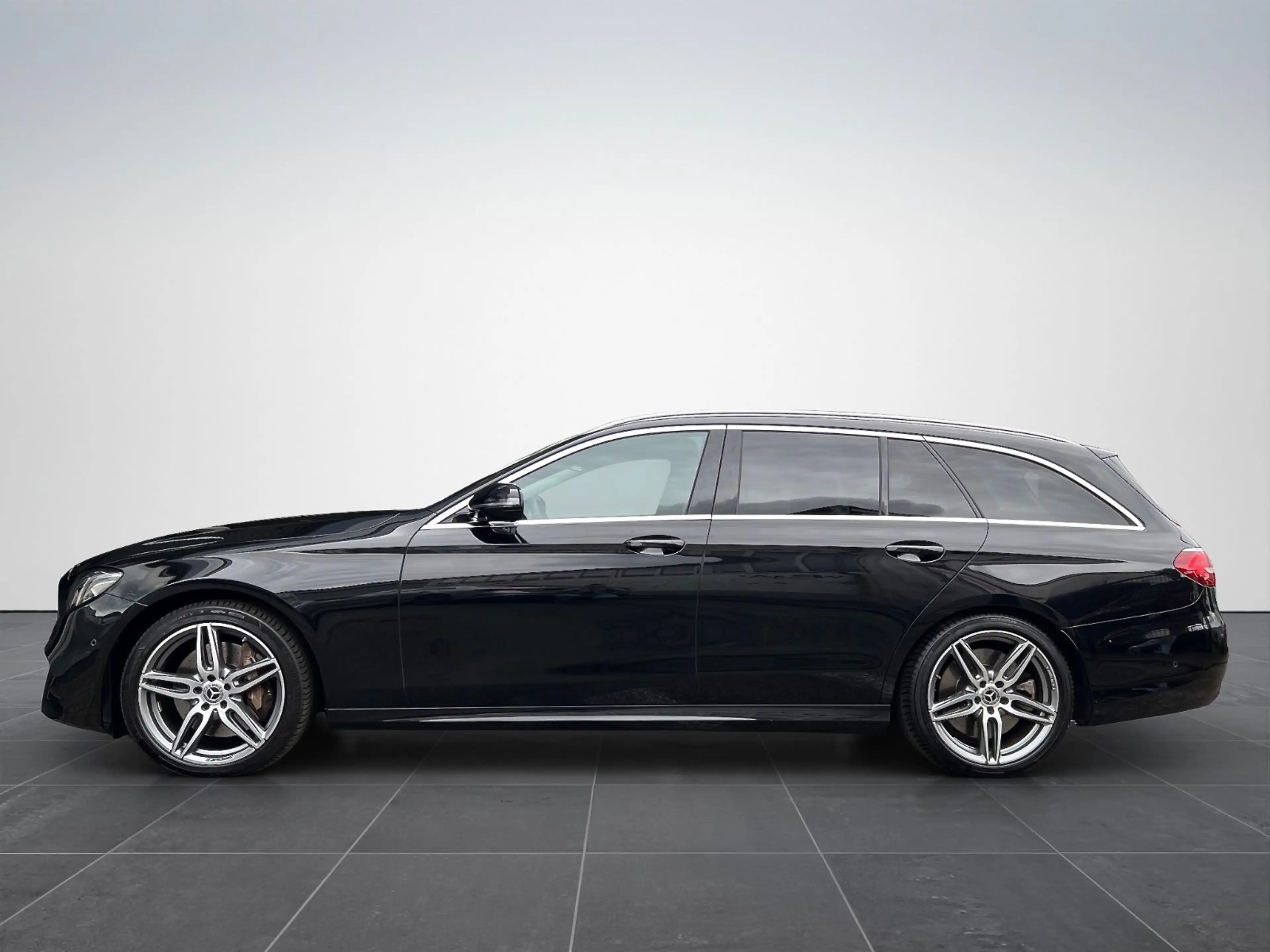 Mercedes-Benz E 450 T 4M*AMG*BURMESTER*360°*MEMORY*VOLLLEDER* — photo 5
