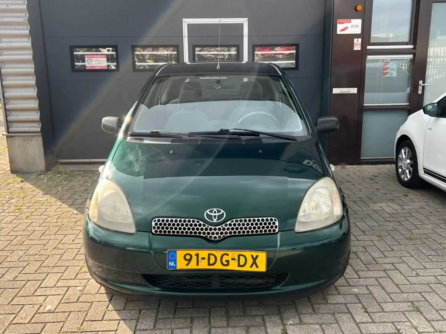 Toyota Yaris 1.0-16V VVT-i Sol Vert - 2