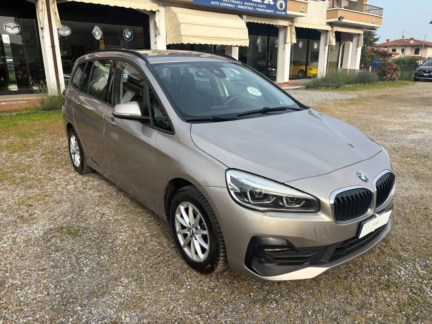 BMW 216 216d Gran Tourer Luxury 7p.ti auto Šedá - 1
