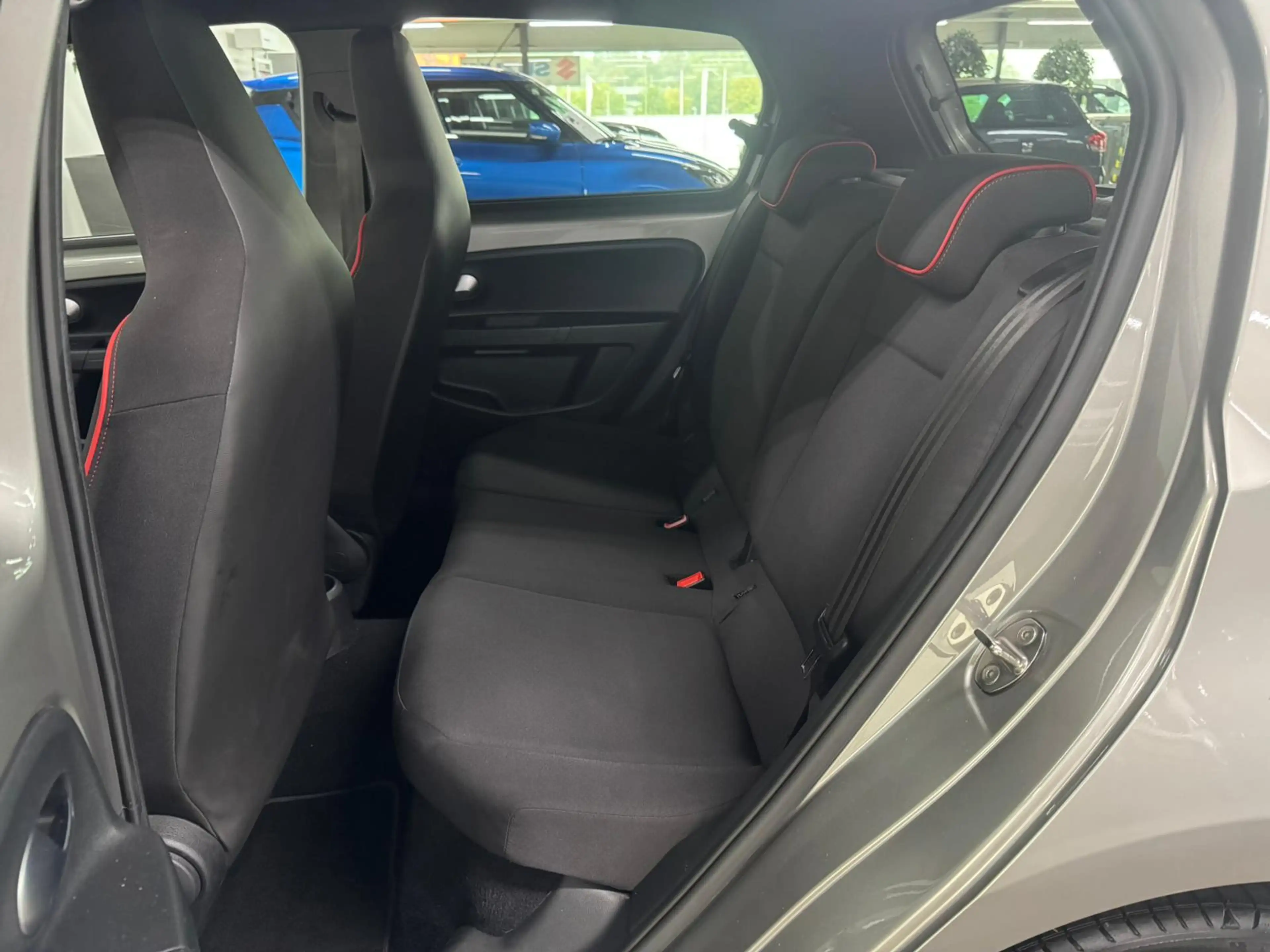 SEAT Mii 1.0 FR Airco / Cruise control / Parkeersensoren / — photo 8