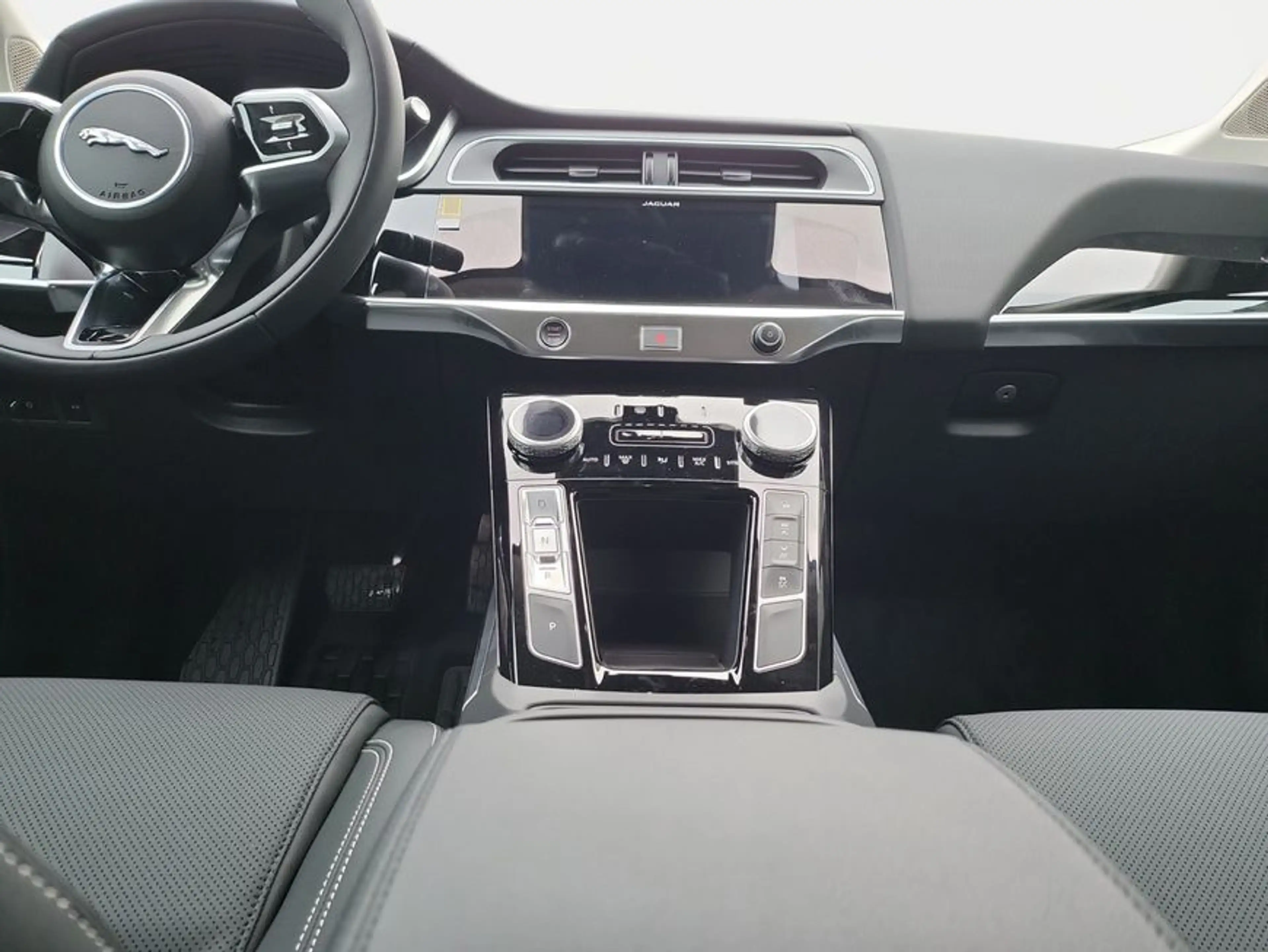 Jaguar I-Pace EV400 AWD S — photo 14