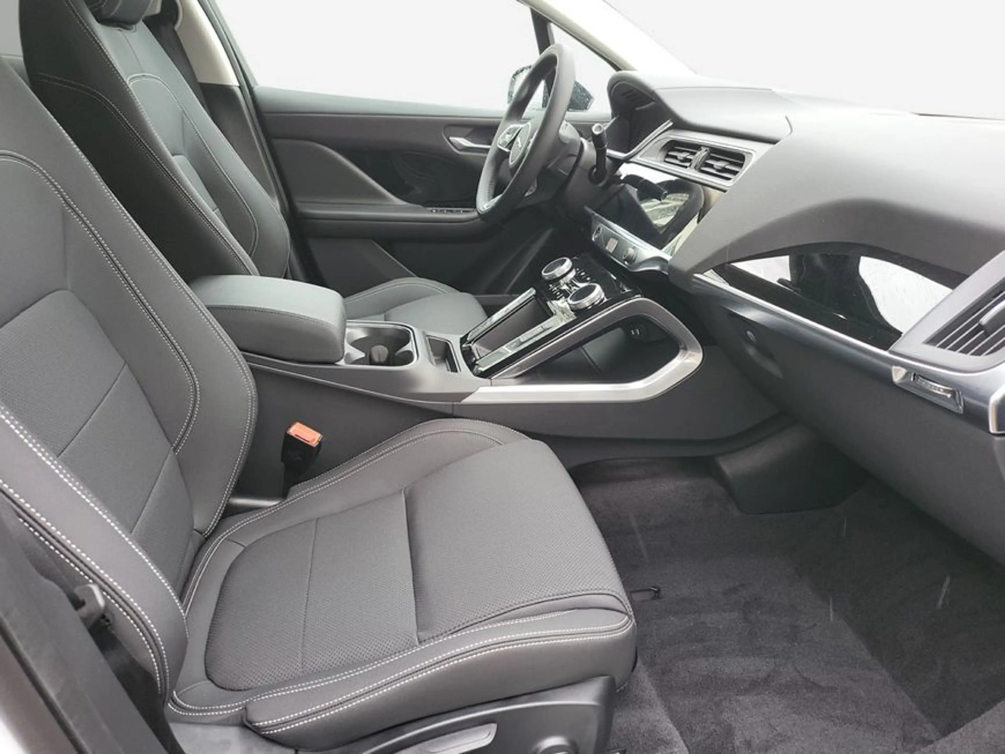 Jaguar I-Pace EV400 AWD S — photo 3