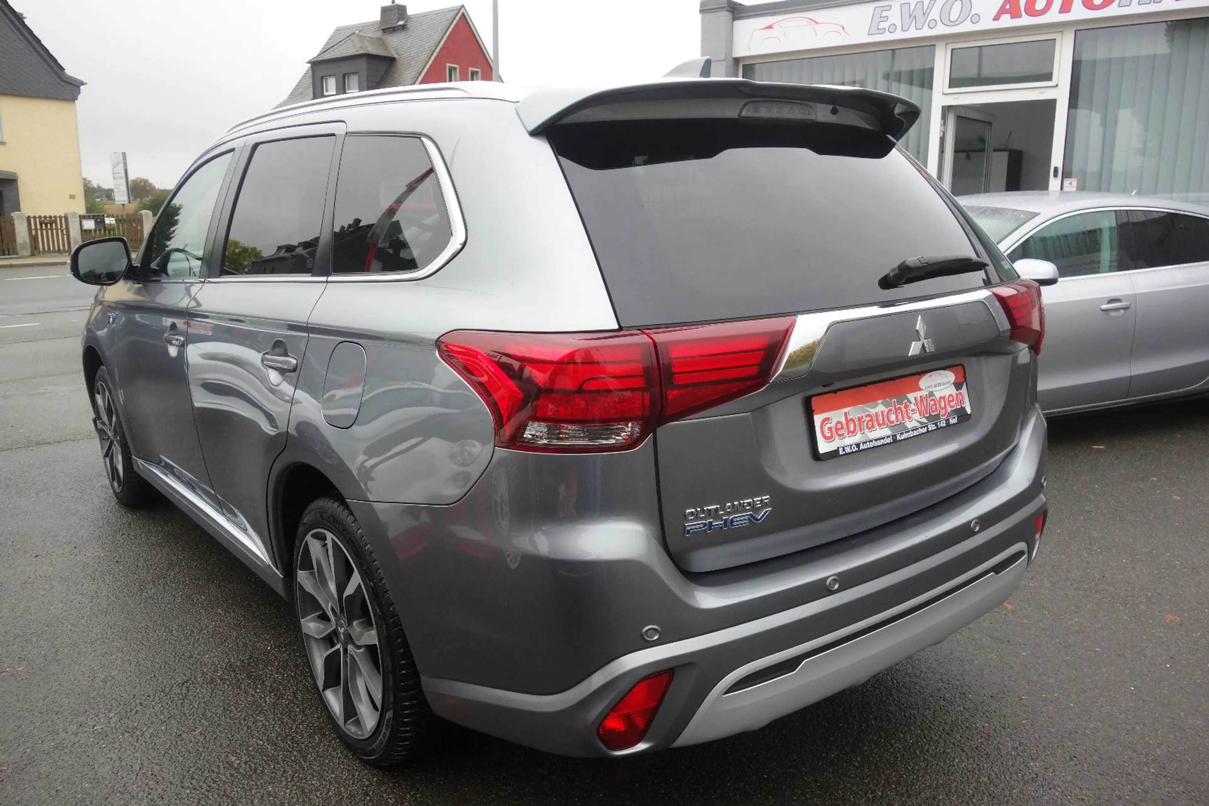 Mitsubishi Outlander PHEV Top 4WD — photo 8