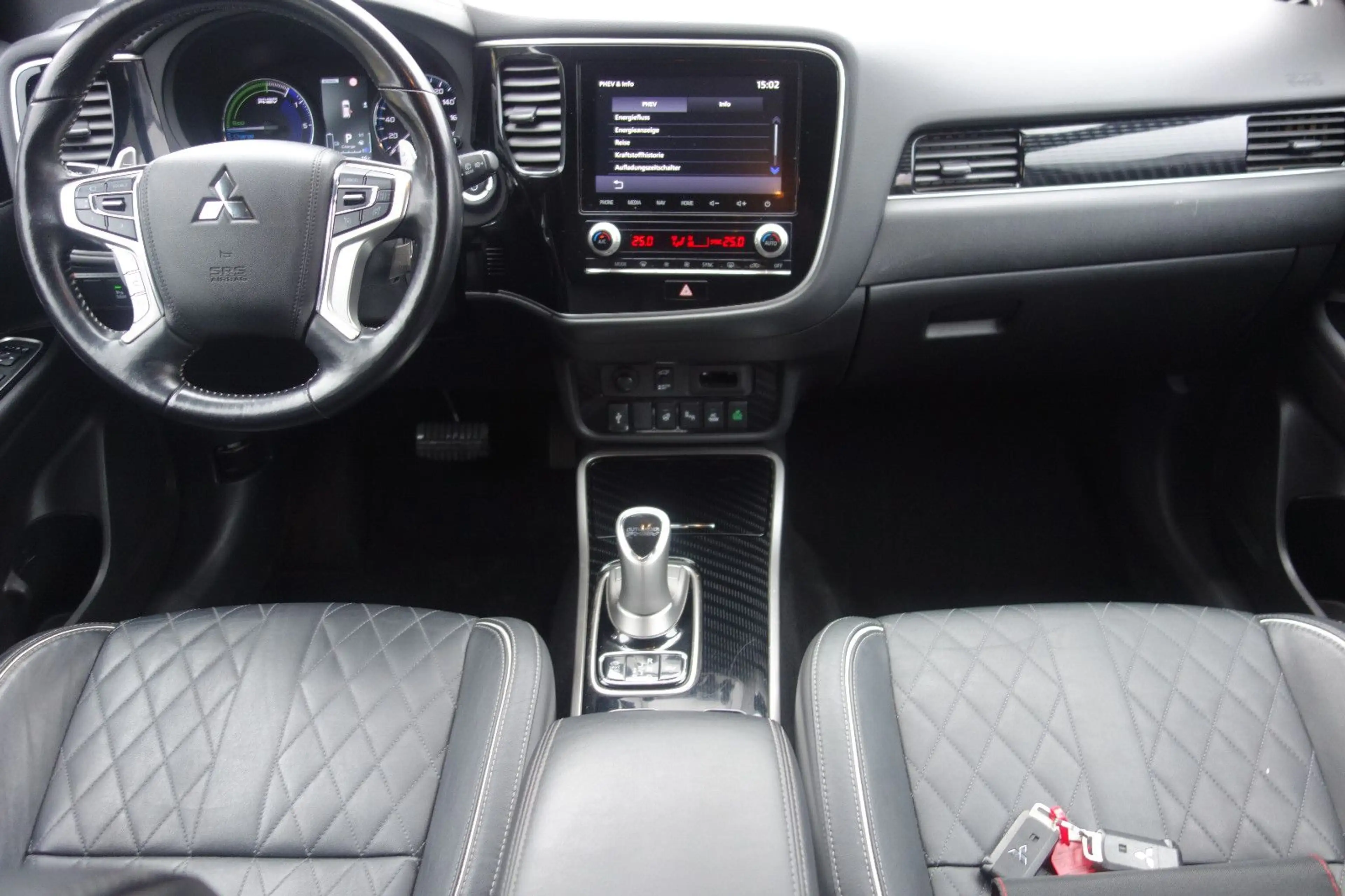 Mitsubishi Outlander PHEV Top 4WD — photo 15