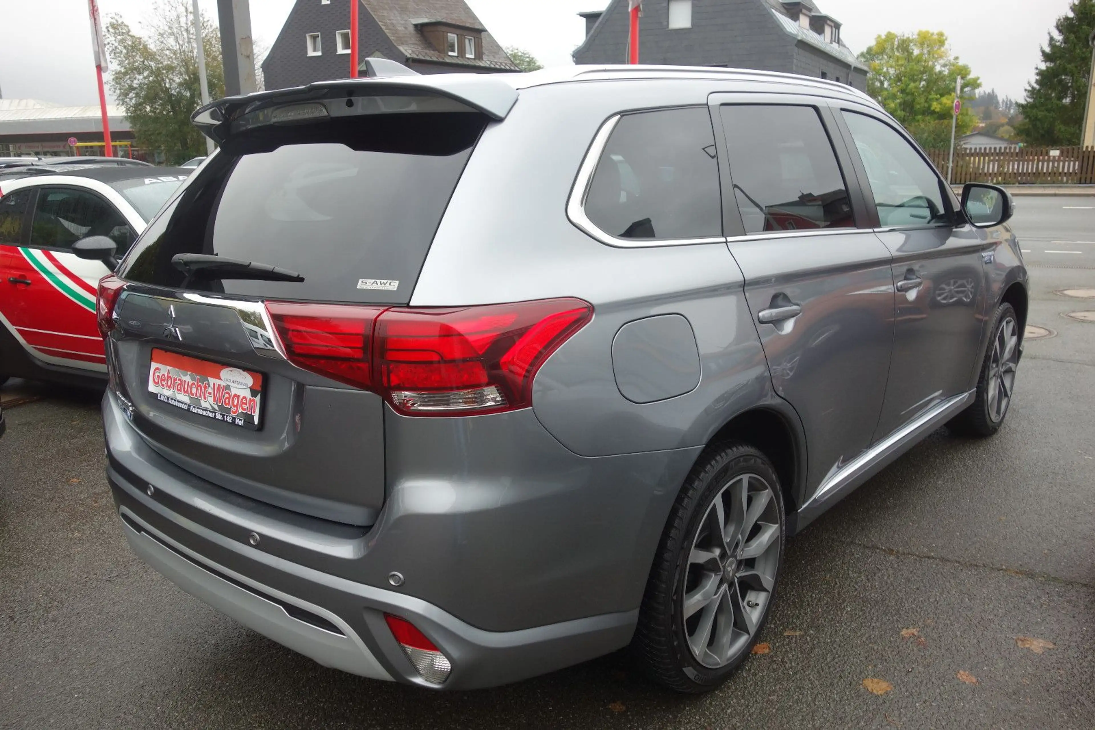 Mitsubishi Outlander PHEV Top 4WD — photo 5