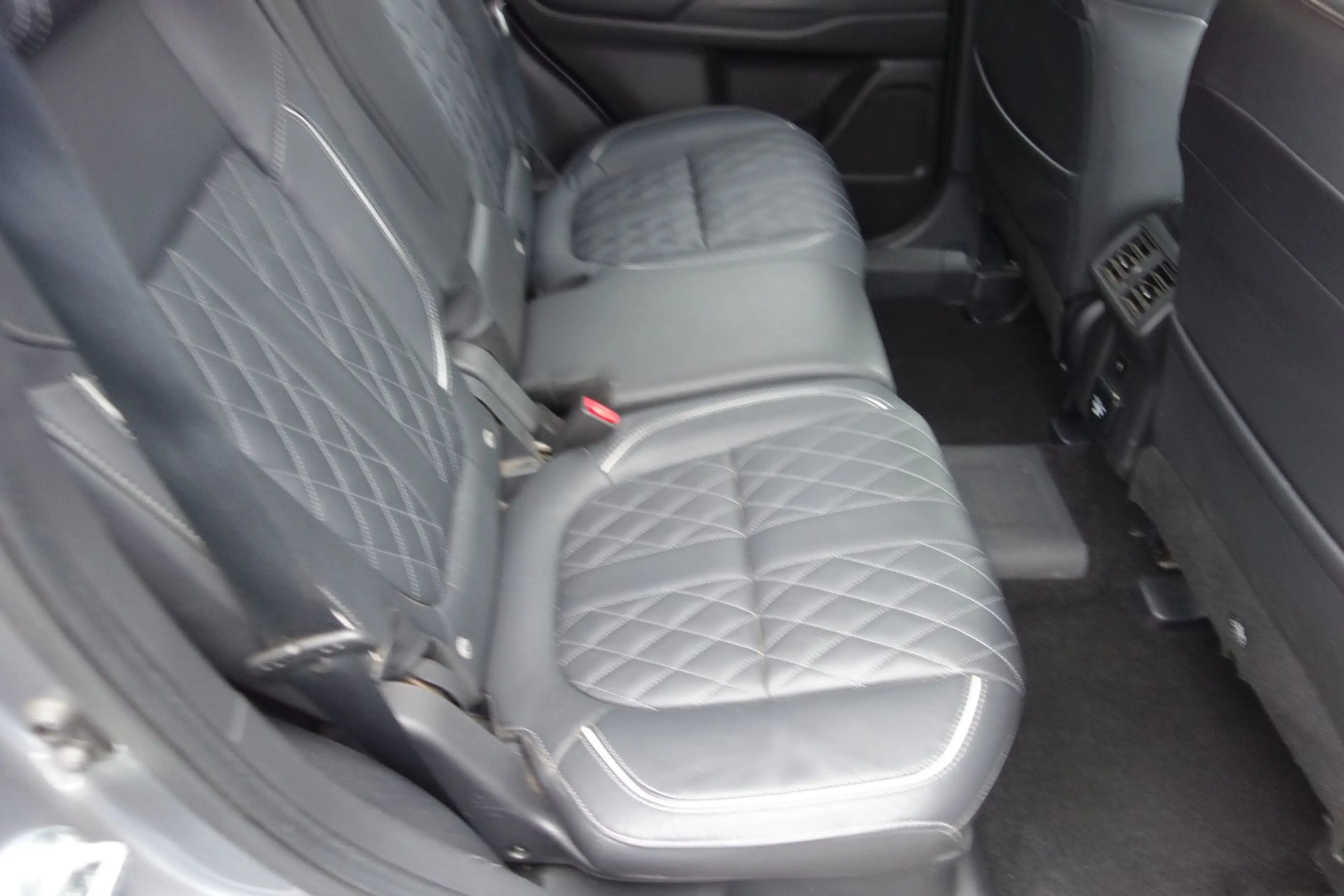 Mitsubishi Outlander PHEV Top 4WD — photo 13