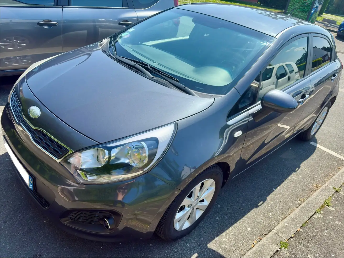Kia Rio Active Gris - 2