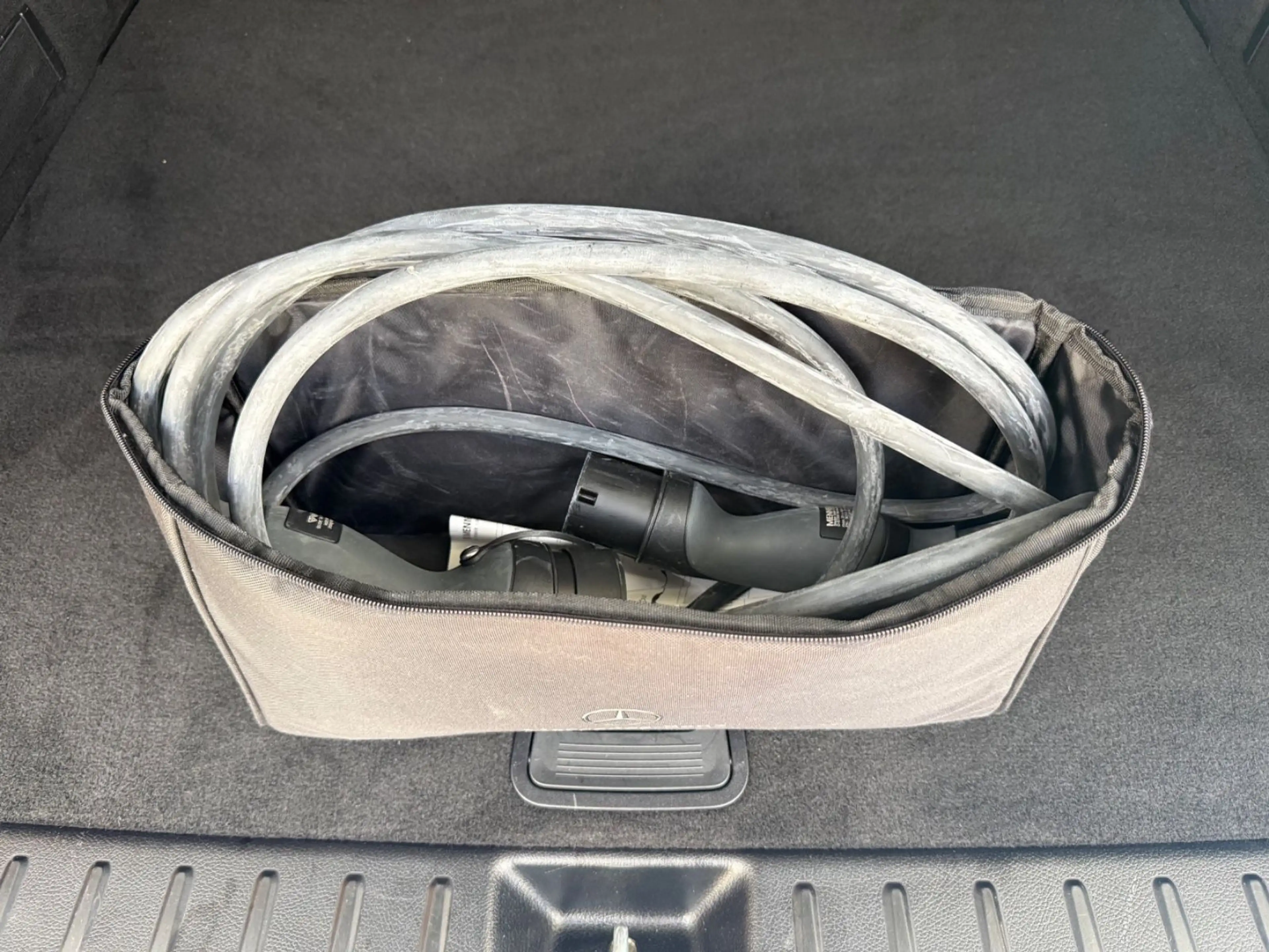 Mercedes-Benz EQB 250 AMG-Line*AMBIENTE*KAMERA*LED*1.HAND*97%* — photo 10