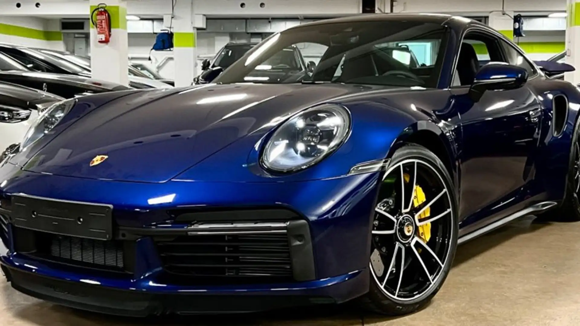 Porsche 992 Turbo S Coupé PDK Синій - 2