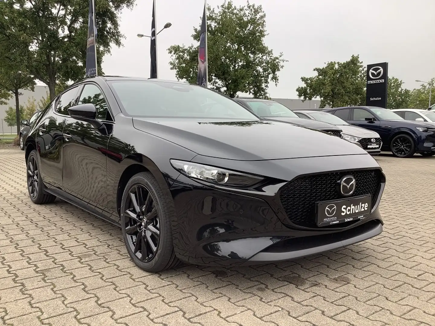 Mazda 3 2.5L e-SKYACTIV G 140ps Homura Schwarz - 1