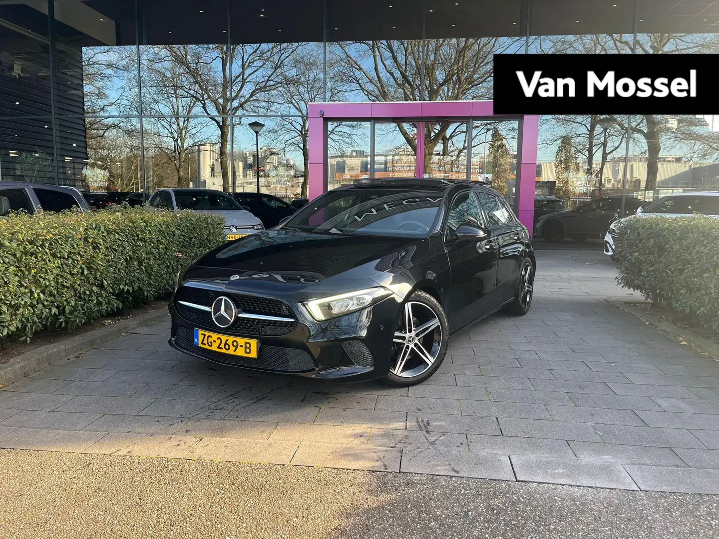 Mercedes-Benz A 200 Launch Edition Premium | AMG | PANORAMADAK | SFEER Noir - 1