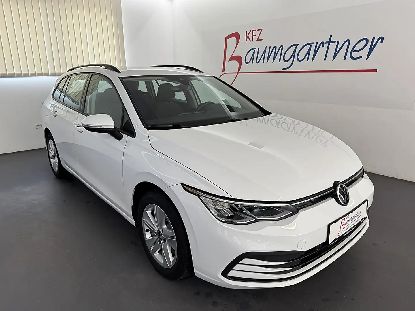 Volkswagen Golf Variant 2,0TDI DSG Life *LED*NAVI*ACC*Sitzheizung*Virtu... Weiß - 1