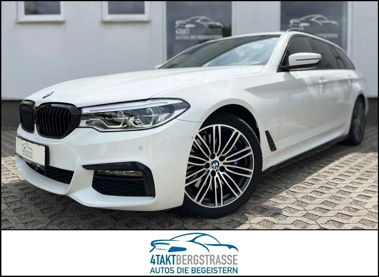 BMW 540 i xDrive Touring M-Paket NaviPro HUD PANO AHK Weiß - 1