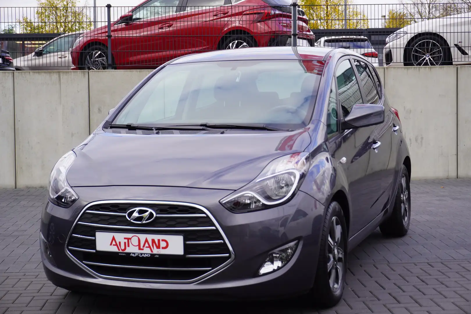 Hyundai iX20 1.6 PDC Freisprechanlage Lenkradheizung USB Gris - 2
