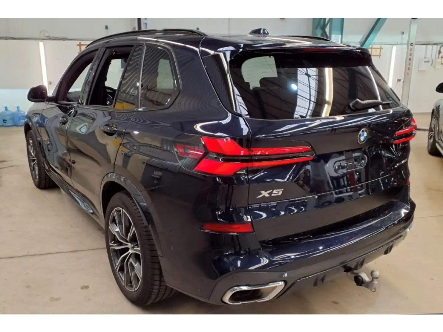 BMW X5 xDrive40d M Sport IconicGl Pano SoftCl KomfSi belü Schwarz - 2