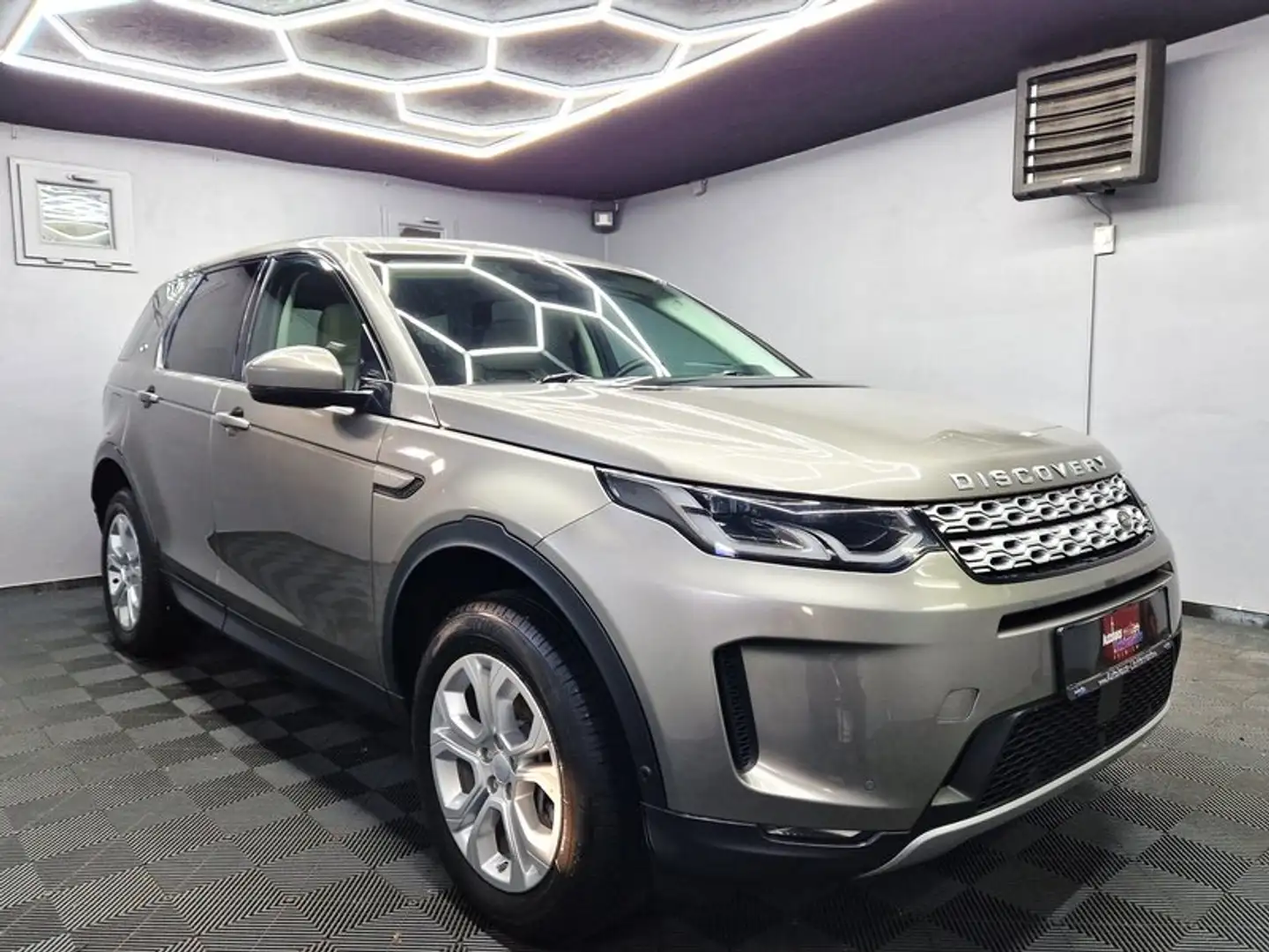Land Rover Discovery Sport 2.0 Td4 AWD|AUTOM|7 SITZER|LEDER| Grau - 2