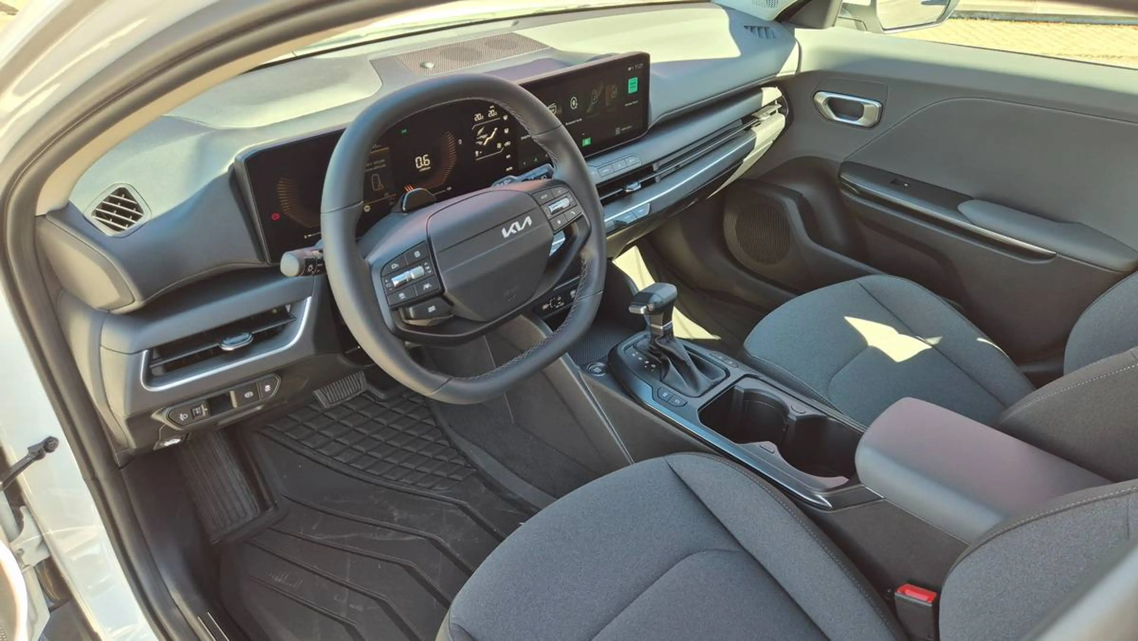 Kia K4 K4 1.6 T-GDi Série M DCT 7 rapports GPS | Clim auto — photo 9