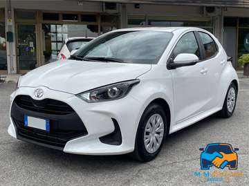 Yaris IV 2020 1.5h Active *GARANZIA*