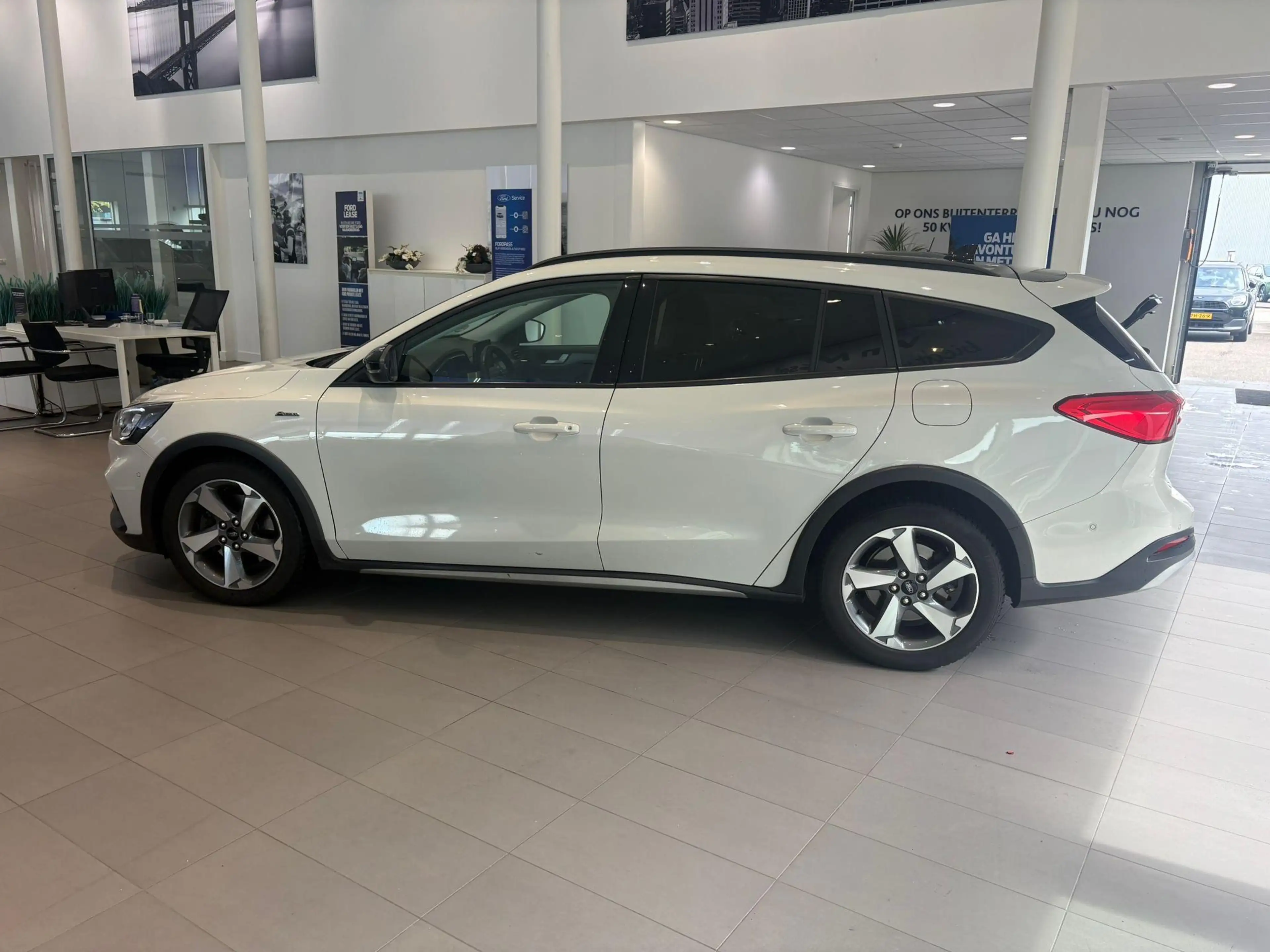 Ford Focus Wagon 1.5 EcoBoost Active Business — photo 8