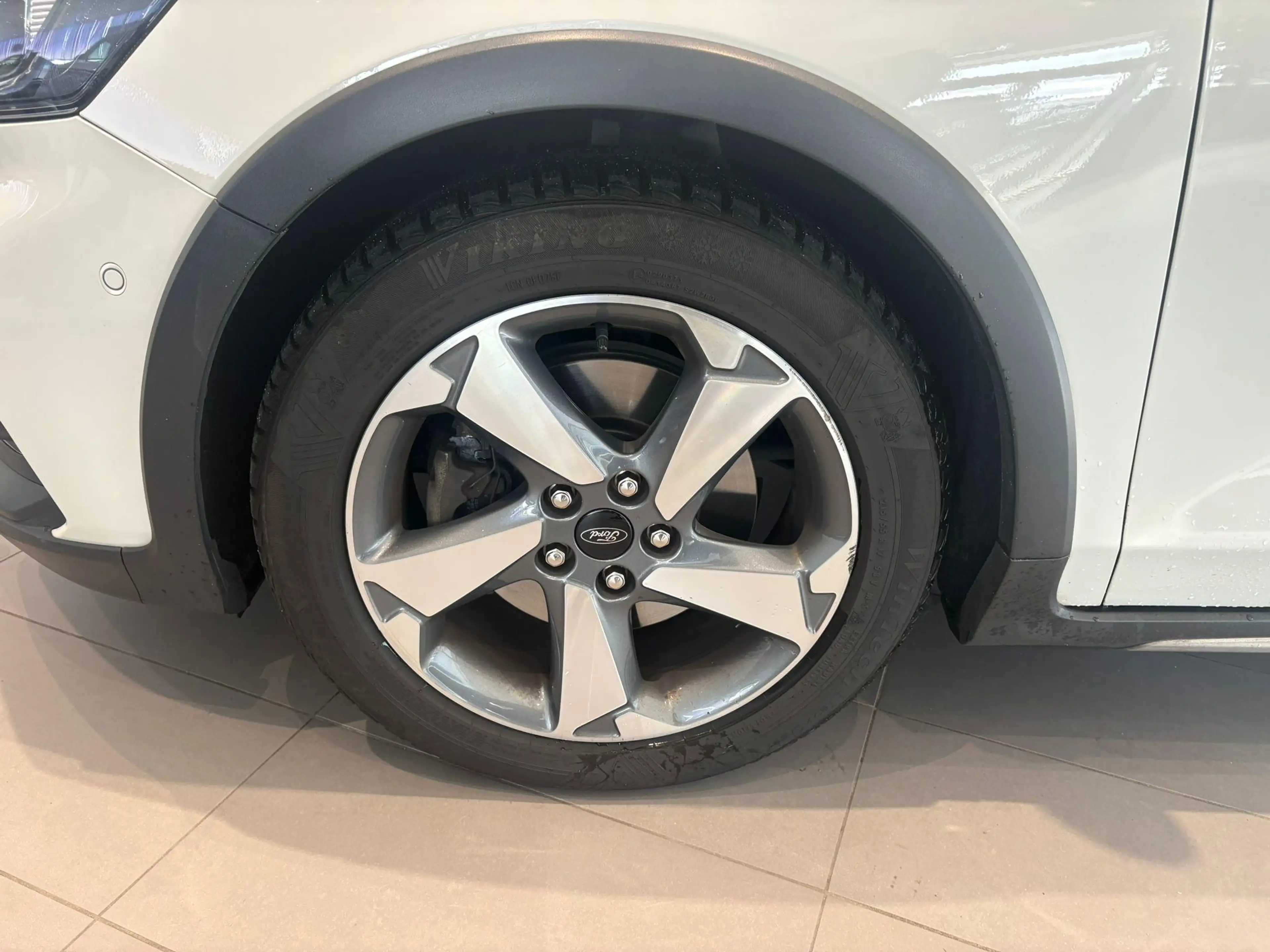 Ford Focus Wagon 1.5 EcoBoost Active Business — photo 9