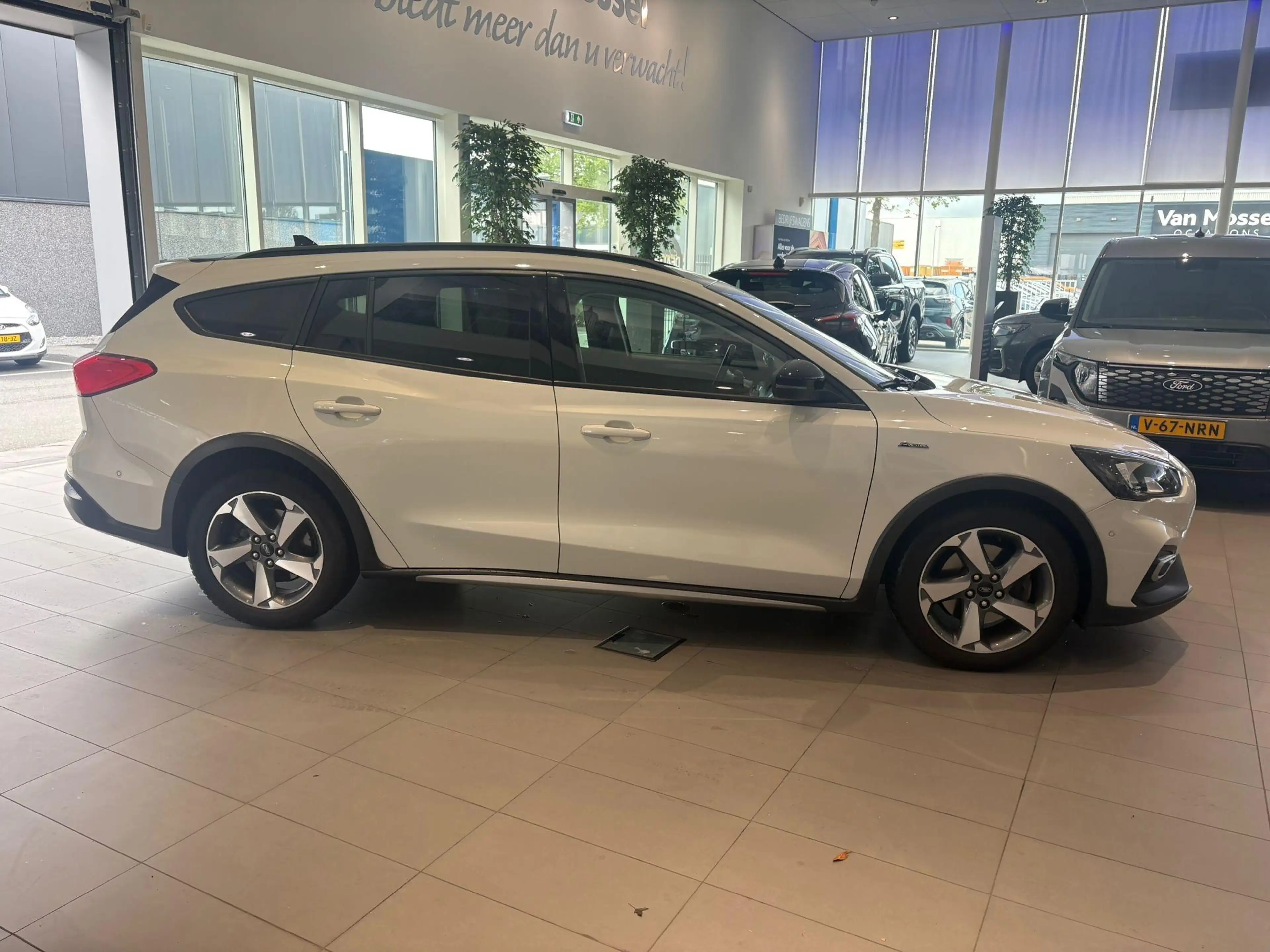 Ford Focus Wagon 1.5 EcoBoost Active Business — photo 4