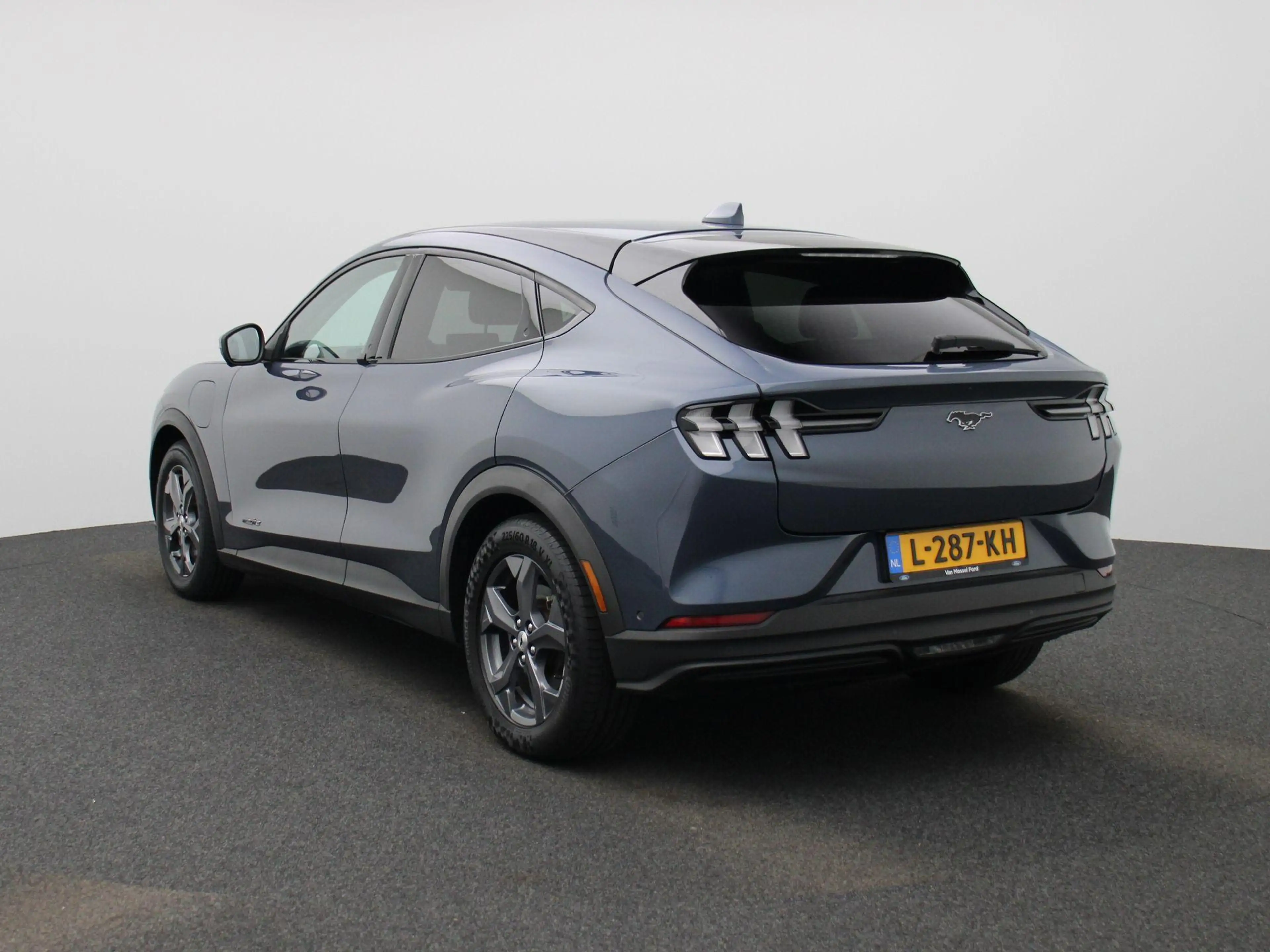 Ford Mustang Mach-E RWD 75 kWh | Apple Carplay/Android Auto | Camera | — photo 3