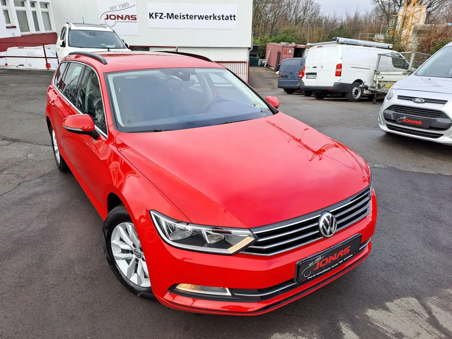 Volkswagen Passat Variant Comfortline BMT *Kam*Navi*SHZ*BT* Rood - 1