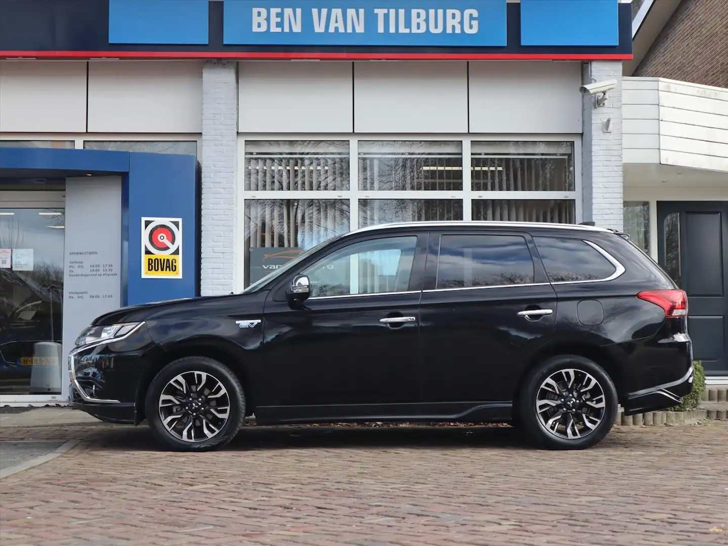 Mitsubishi Outlander 2.0 PHEV 203pk 4WD Executive Edition / keyless ent Schwarz - 2