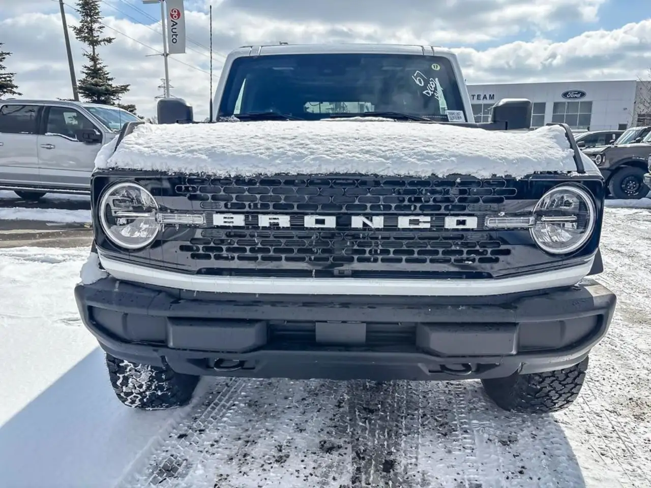 Ford Bronco снимка Ford Bronco