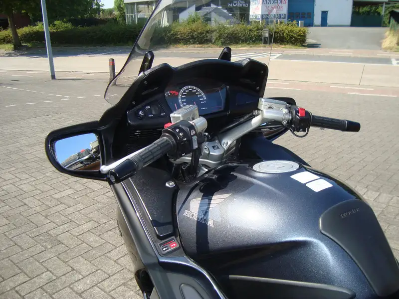 Honda ST 1300 - foto 4