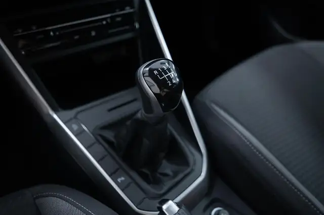 Volkswagen Taigo view 9