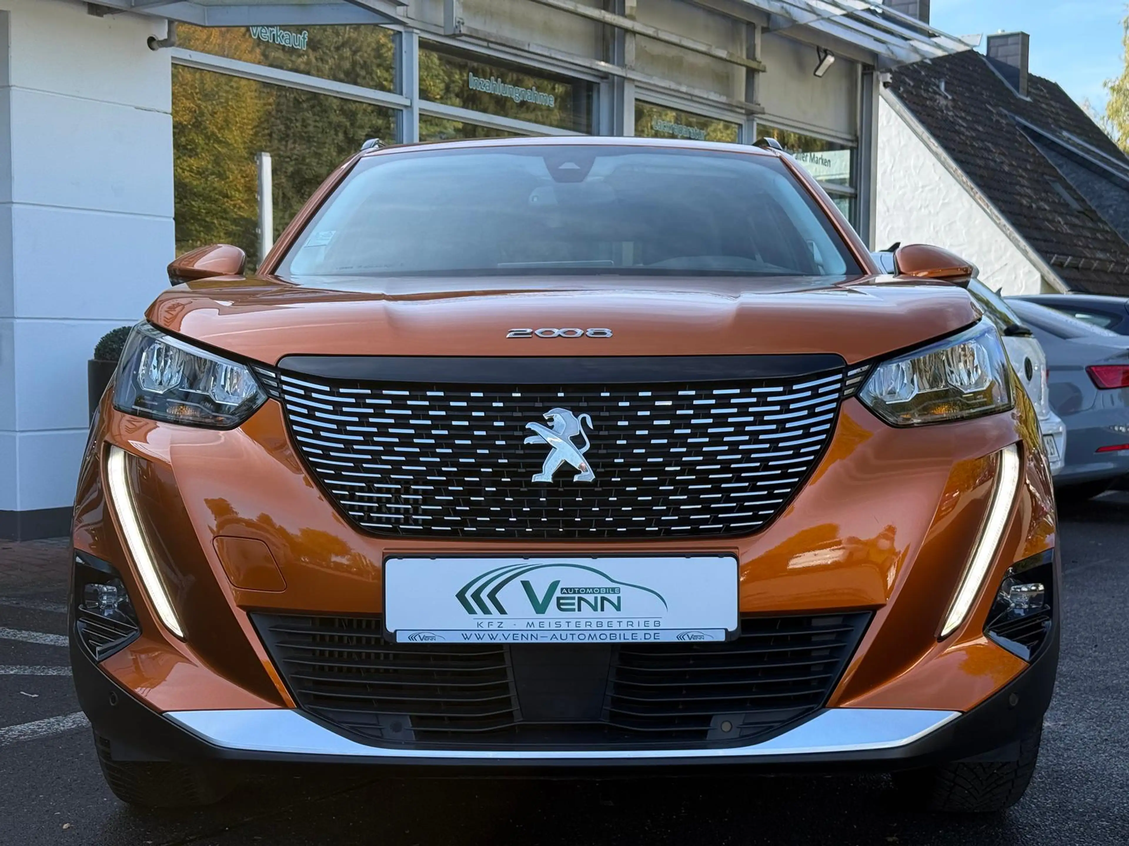 Peugeot 2008 1.2 12V e-THP / PureTech*RFK*Alu*SHZ*LED — photo 3