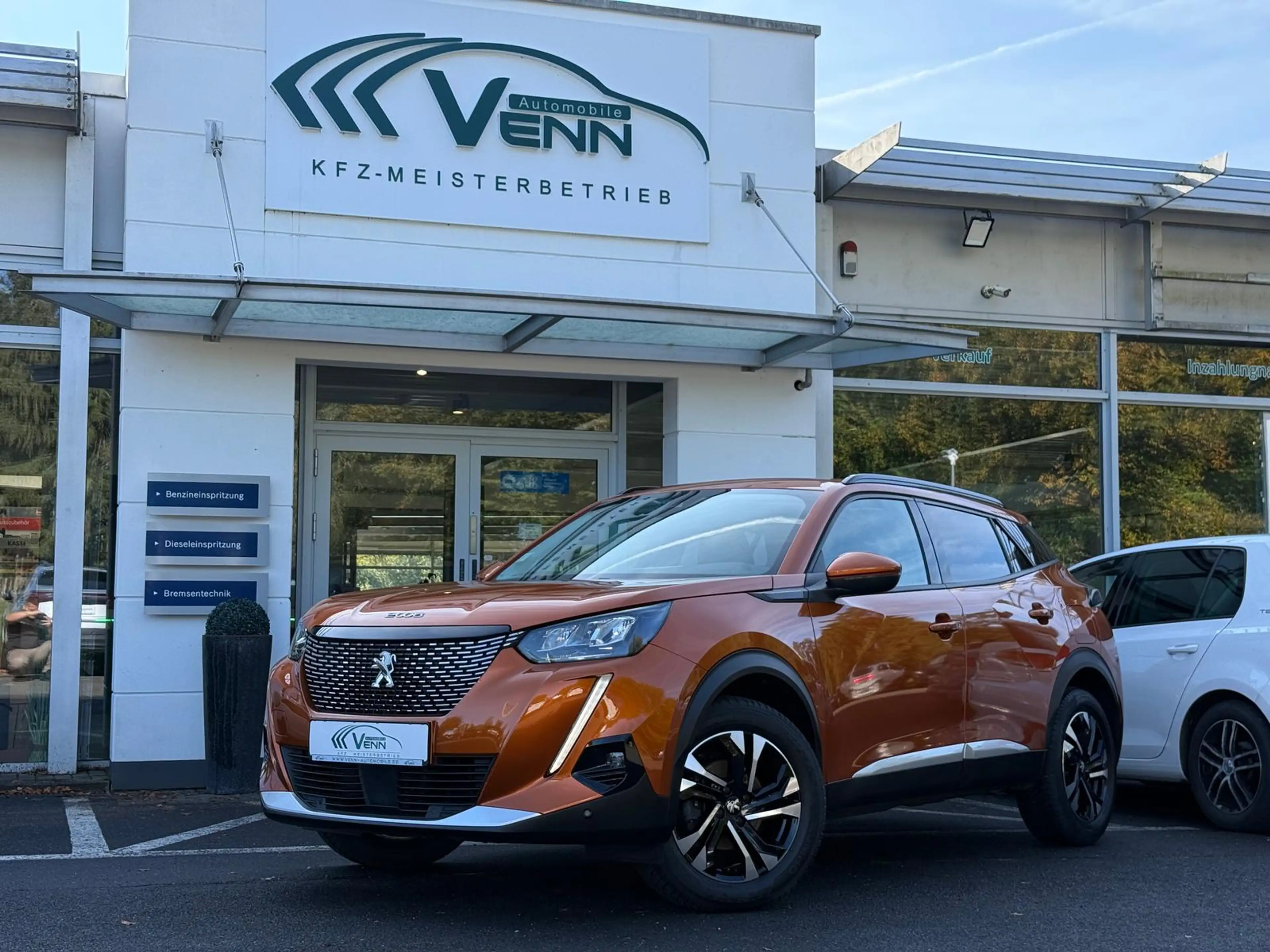 Peugeot 2008 1.2 12V e-THP / PureTech*RFK*Alu*SHZ*LED — photo 2
