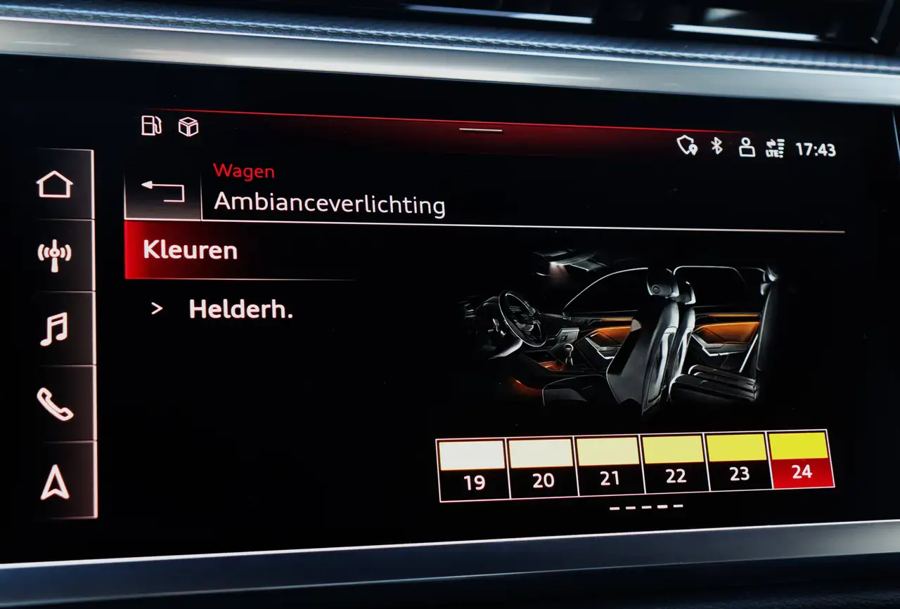Audi Q3 PHEV 45 TFSIe S line S tronic Leather/Shadow+/19"/SOH=92%, миниатюра 25