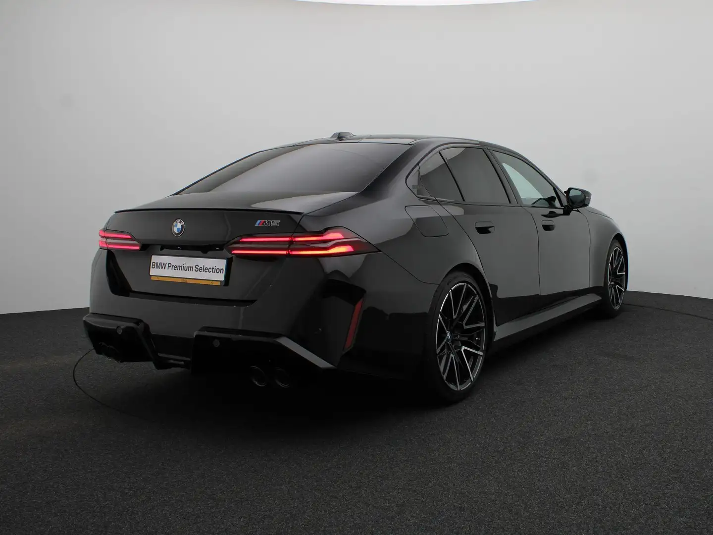 BMW M5 5 Serie Sedan M Drive Professional | Comfort Acces Zwart - 2
