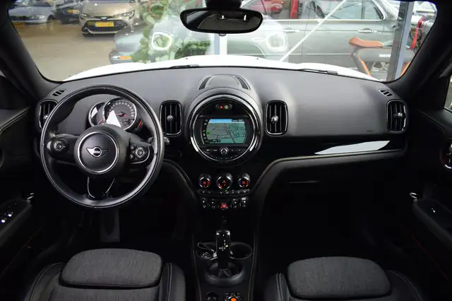 Mini Countryman view 11