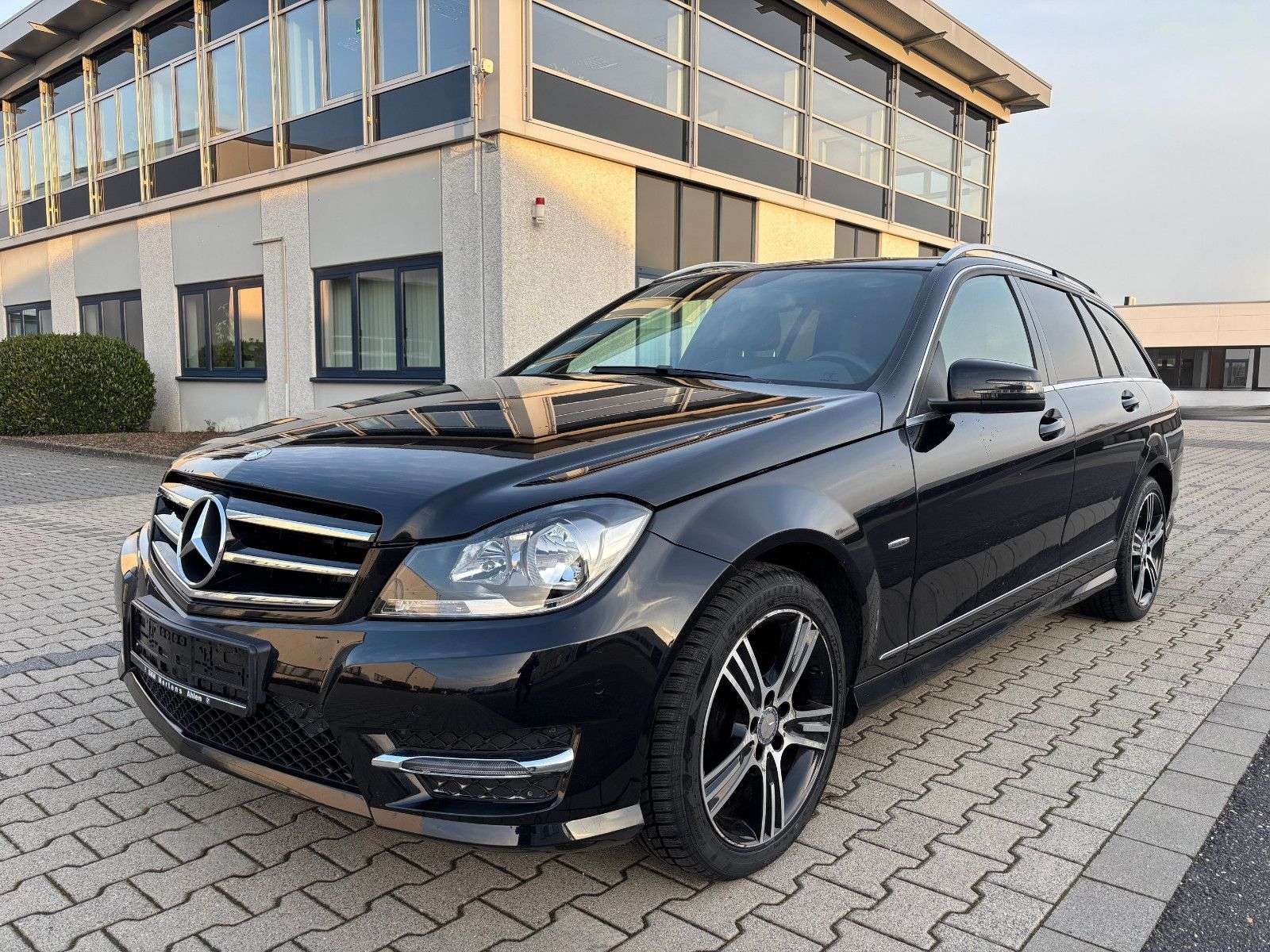 Second hand Mercedes Benz C-Class 180