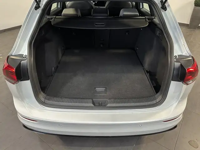 Volkswagen Golf view 6
