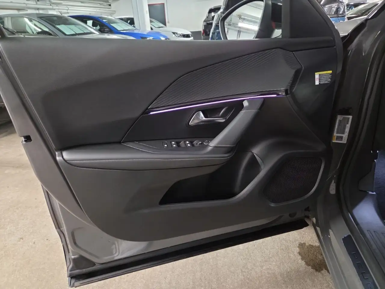 Peugeot 2008 GT 1.2 PURETECH Kamera digitales Cockpit LED Navi 13