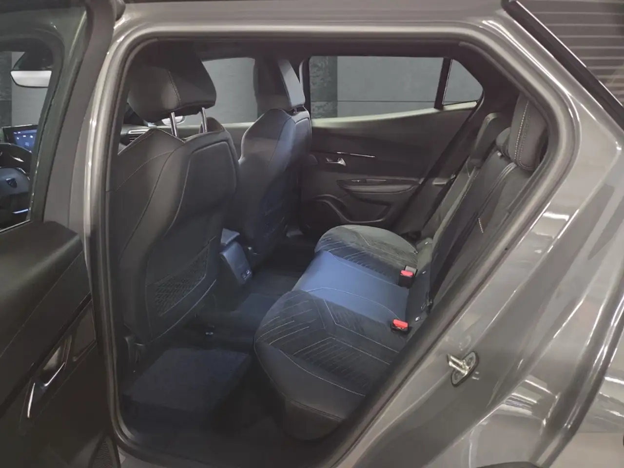 Peugeot 2008 GT 1.2 PURETECH Kamera digitales Cockpit LED Navi 9