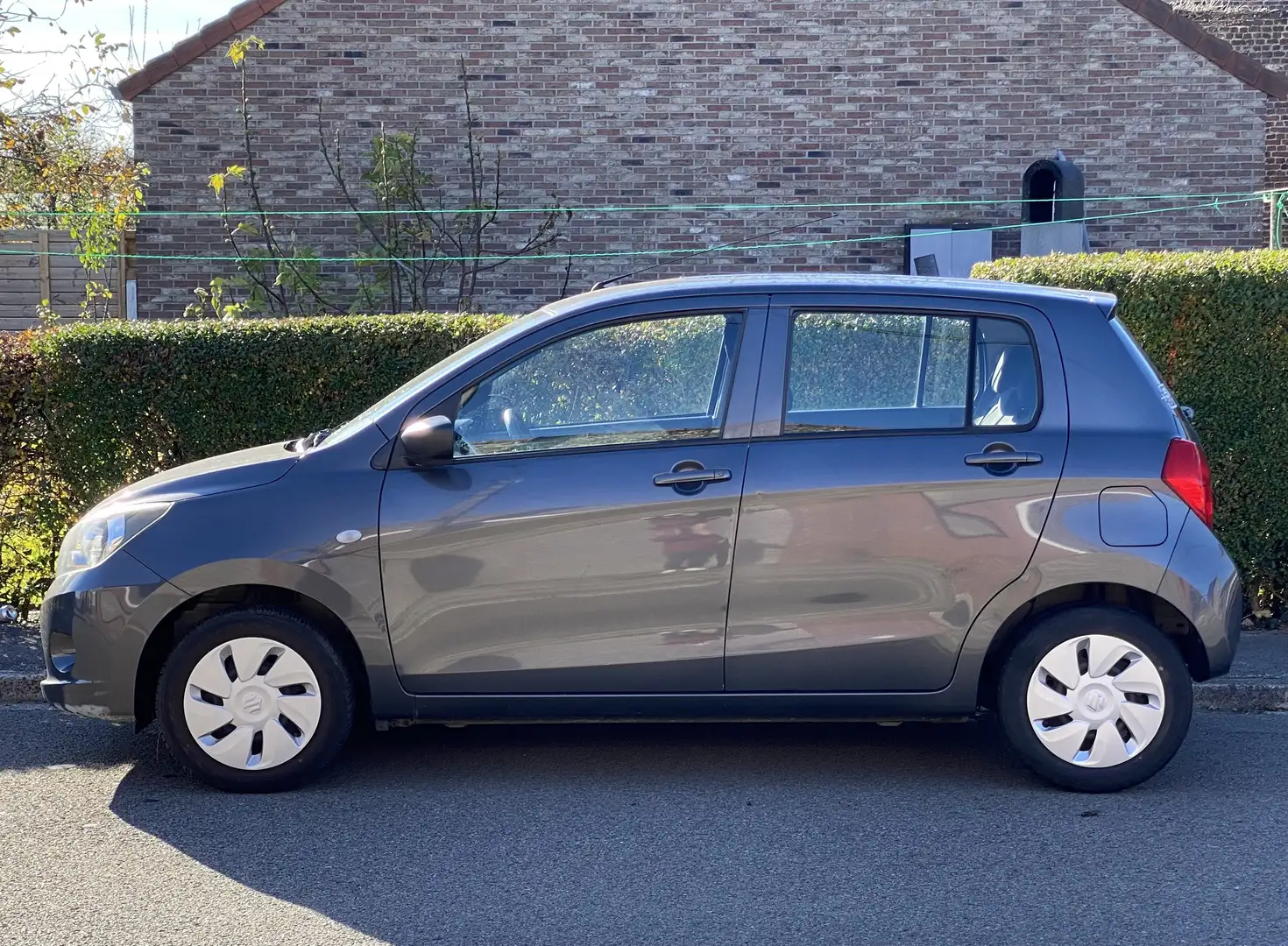 Suzuki Celerio 1.0i ** Essence ** Euro 6b ** 52.000Km ** Grijs - 2