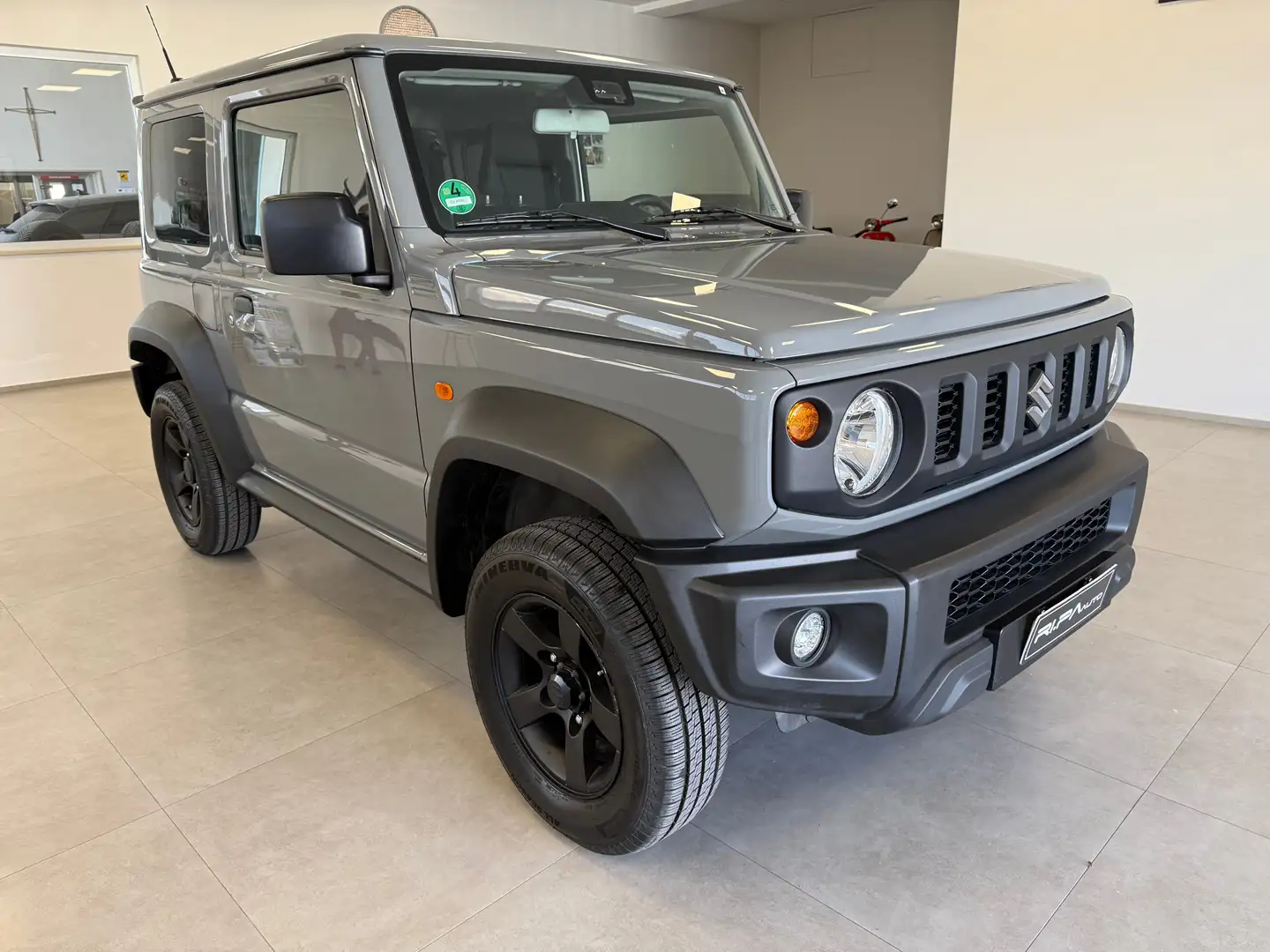 Suzuki Jimny Jimny IV 2018 1.5 Easy Pro 4wd allgrip Grigio - 1