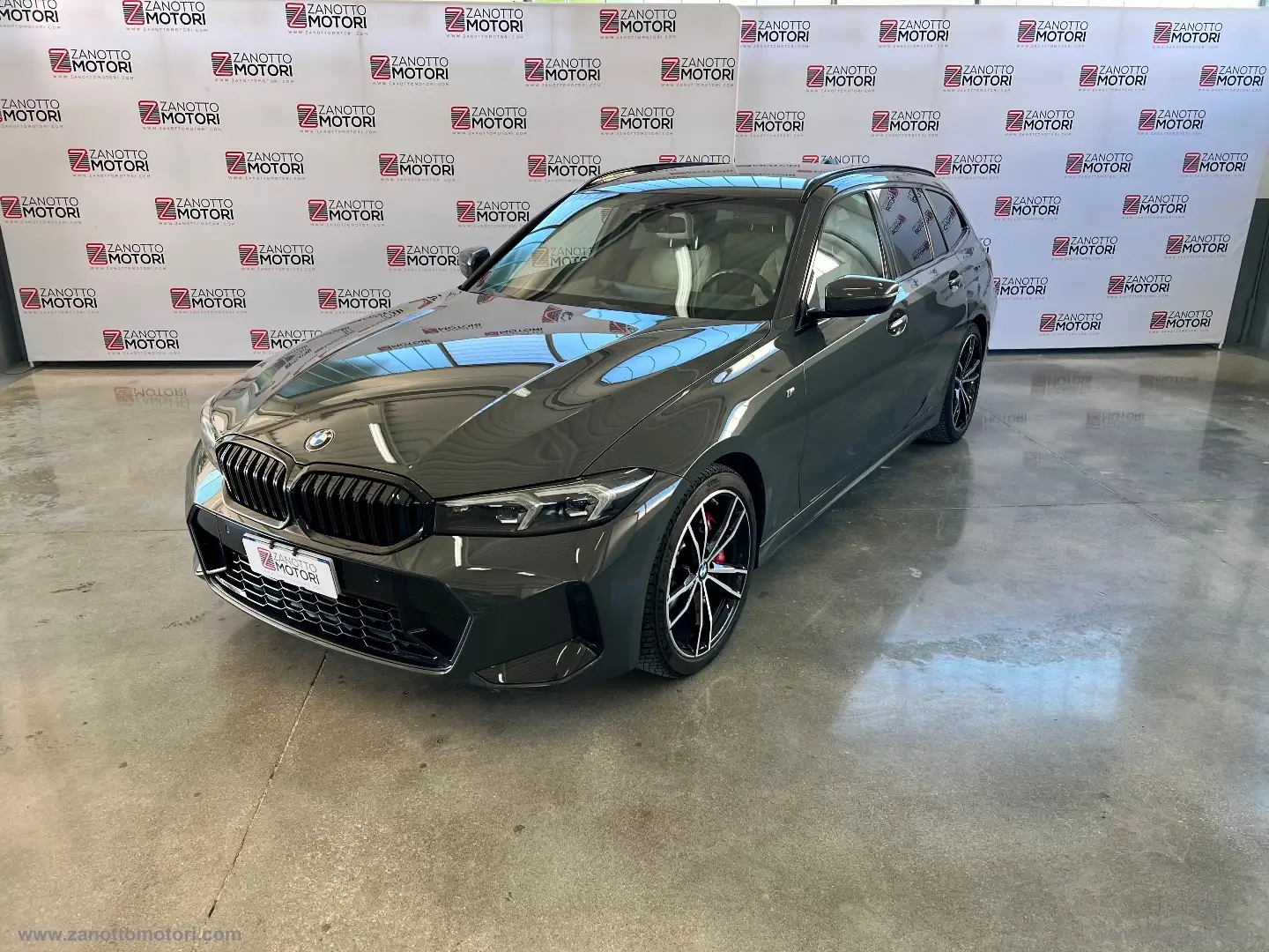 BMW 320 320d 48V xDrive Touring Msport Pro Grigio - 1