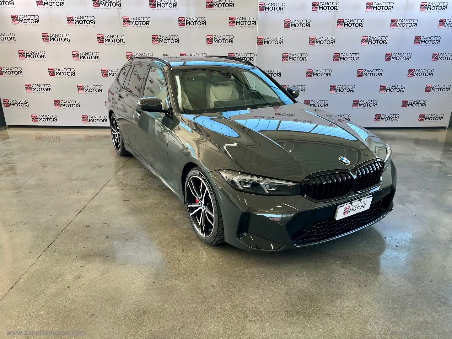 BMW 320 320d 48V xDrive Touring Msport Pro Grigio - 2